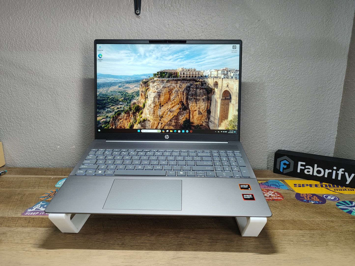 HP Pavilion 16 | Ryzen 5 8540U | 8GB RAM | 512GB SSD | Gráficos Integrados